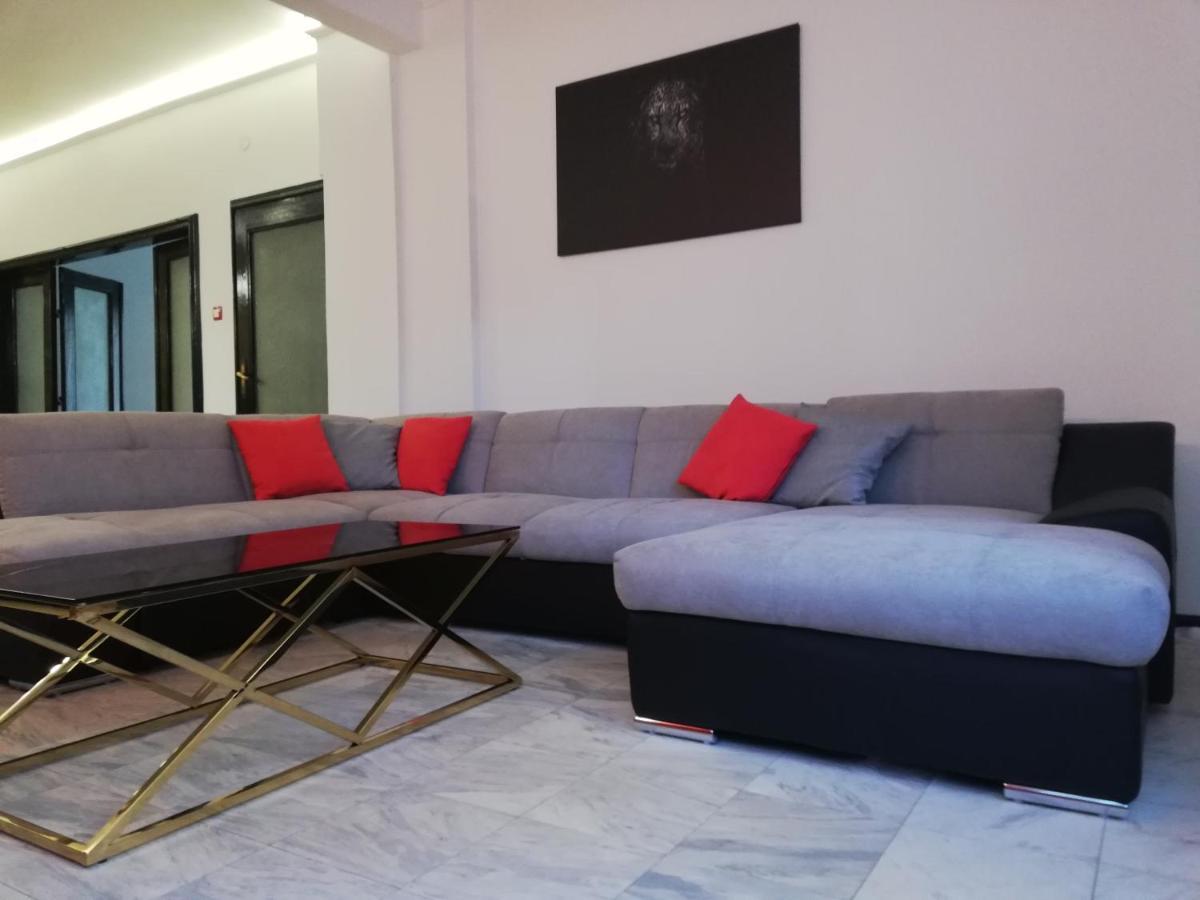 Top Center Cozy And Spacious Apartment Sofia Buitenkant foto