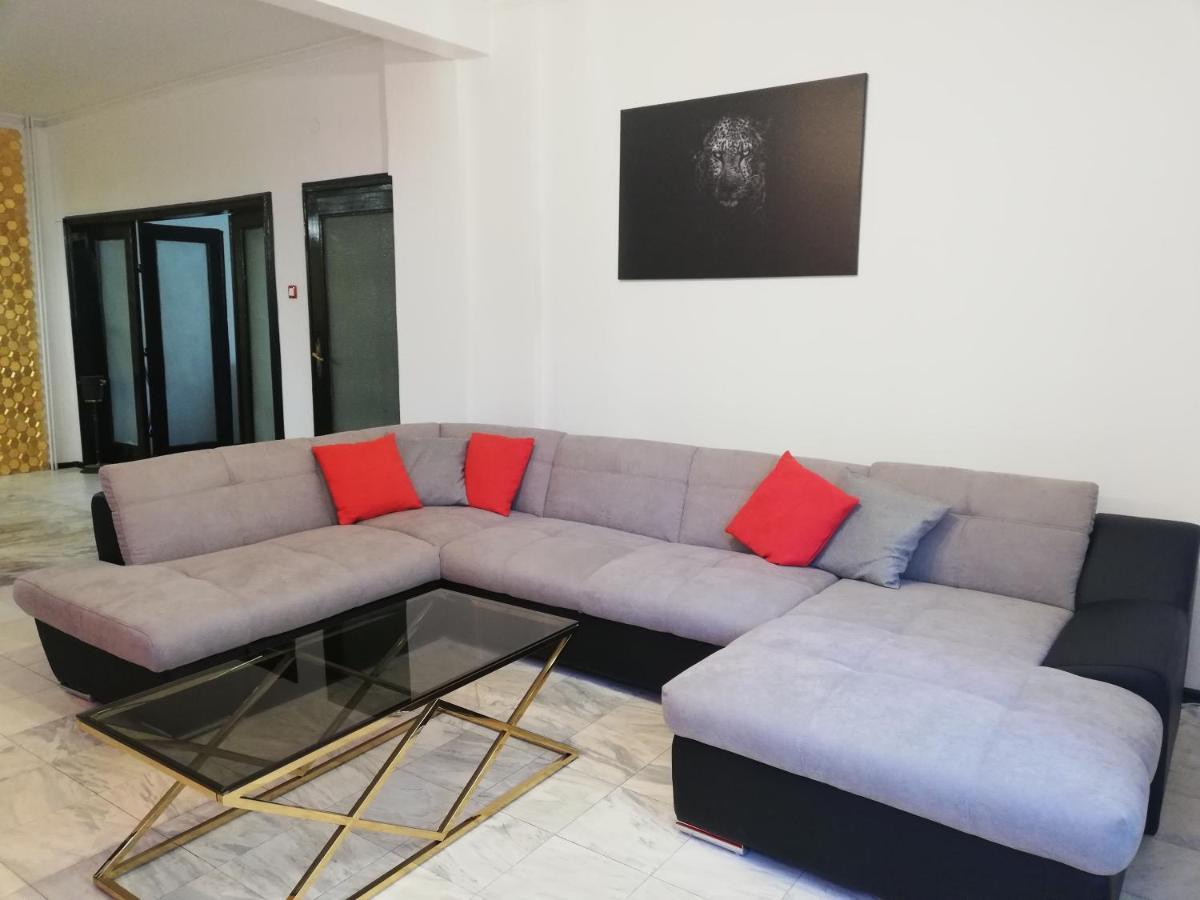 Top Center Cozy And Spacious Apartment Sofia Buitenkant foto